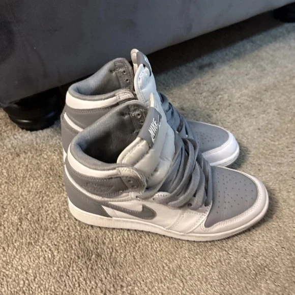 YOUTH Nike Jordan 1's gray/white retro high OG stealth. SIZE 4 -**NO BOX - Picture 11 of 16